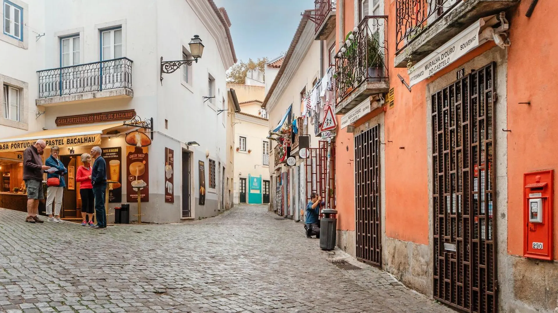 Stylish Getaway In A Mezzanine Flat By The Castle Lägenhet Lisboa 0*,  Portugal