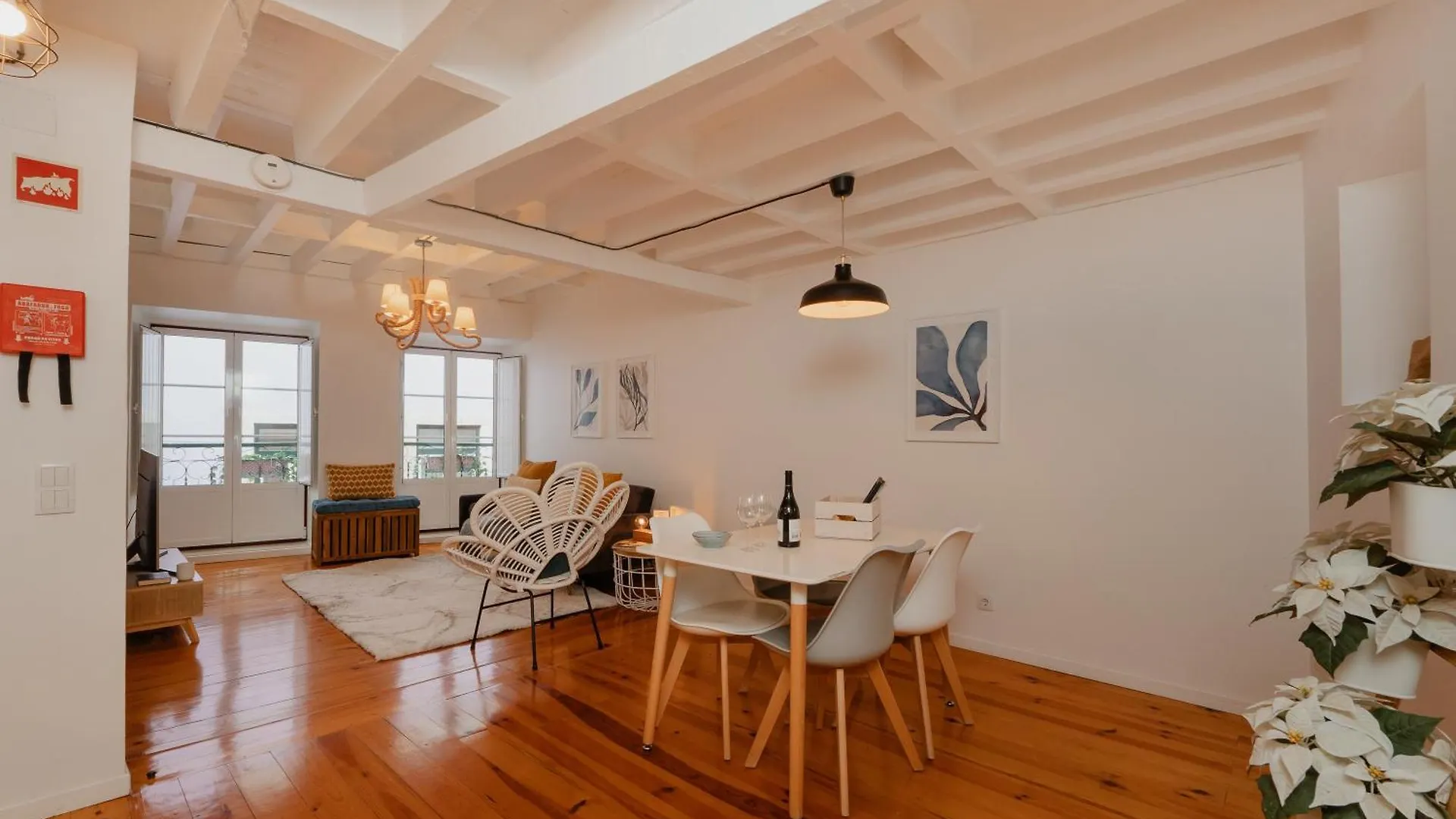 Stylish Getaway In A Mezzanine Flat By The Castle Lägenhet Lisboa