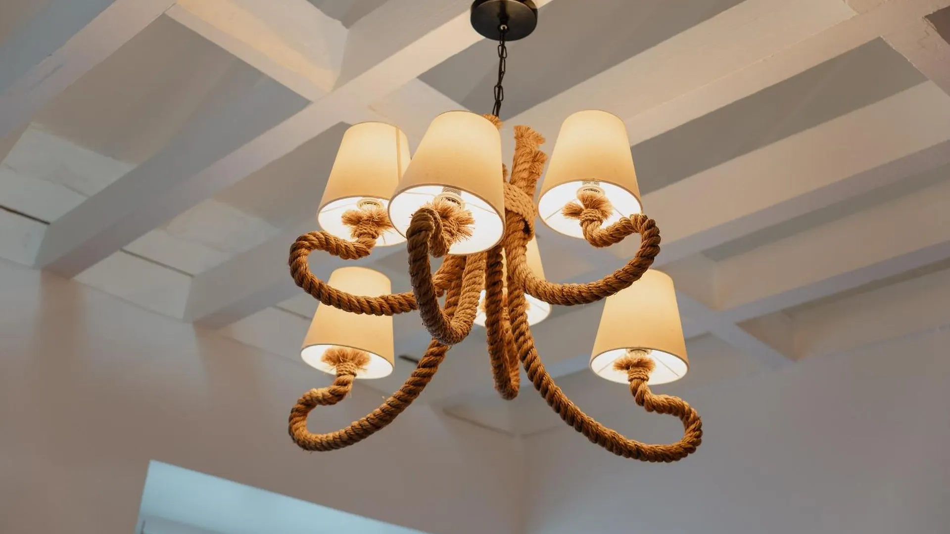 Stylish Getaway In A Mezzanine Flat By The Castle Lägenhet Lisboa Portugal