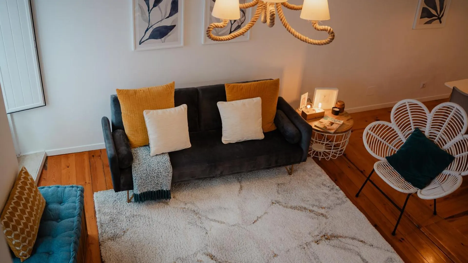 Stylish Getaway In A Mezzanine Flat By The Castle Lägenhet Lisboa
