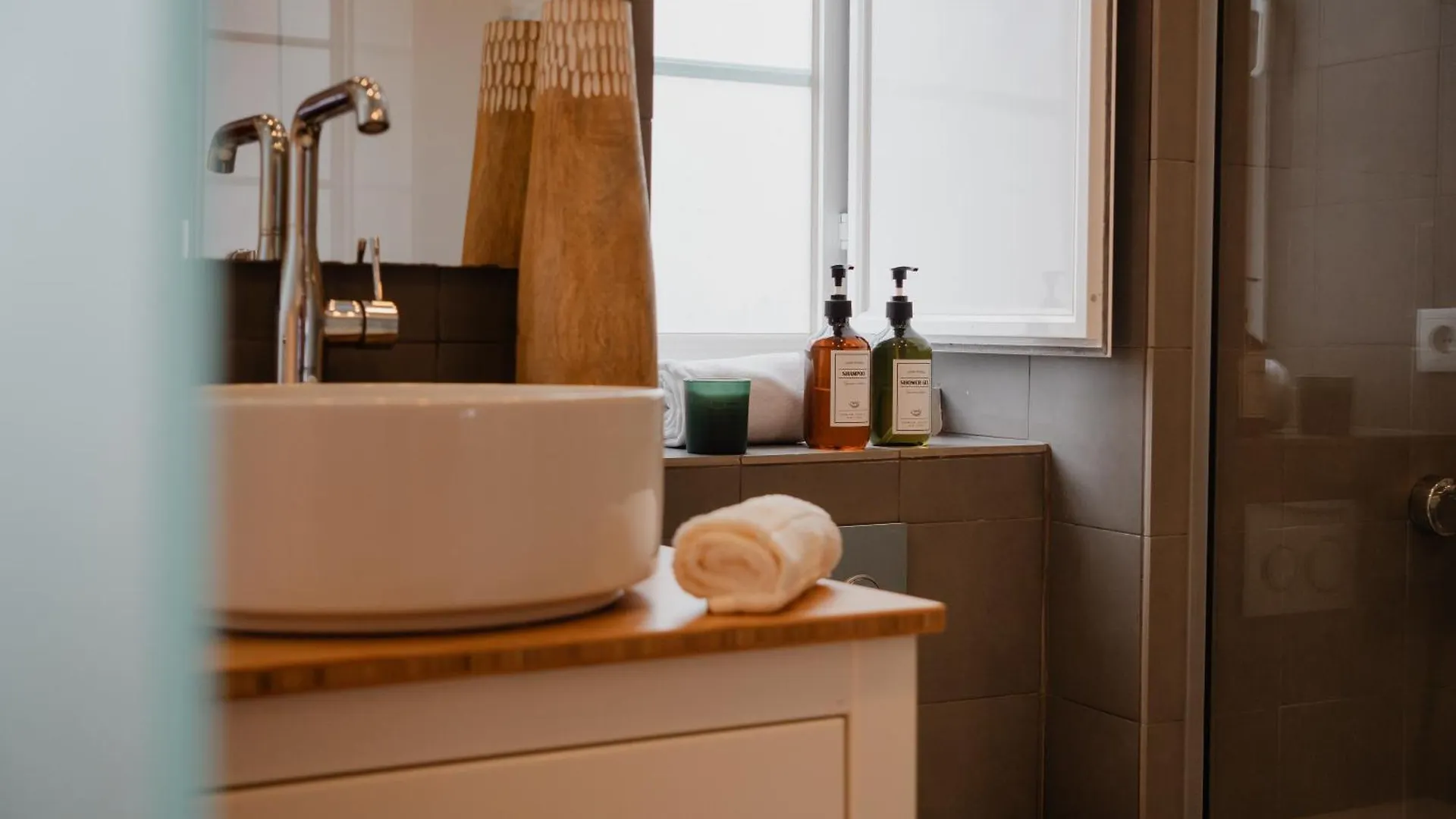 Stylish Getaway In A Mezzanine Flat By The Castle Lägenhet Lisboa