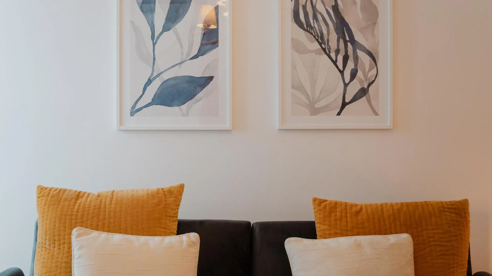 Апартаменты Stylish Getaway In A Mezzanine Flat By The Castle Лиссабон Португалия